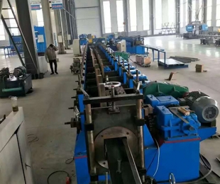 立体浪板成型设备