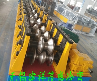 两波护栏板成型设备
