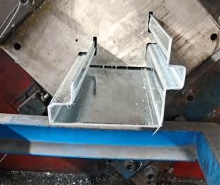 集装箱活动房型钢成型机