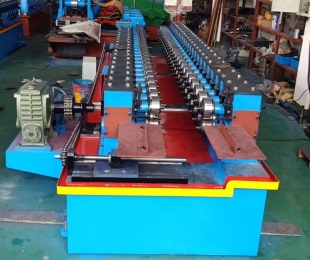 仓储货架成型机