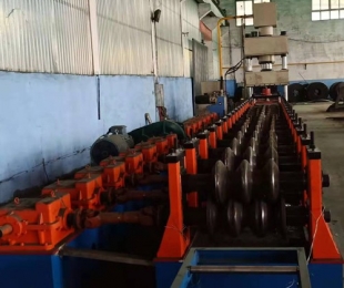 南京三波护栏板成型机
