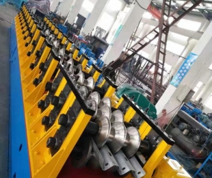 南京三波护栏板成型机